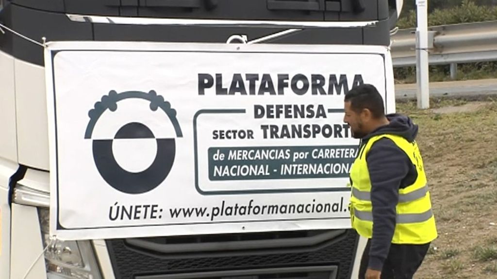 Los transportistas vuelven a convocar una huelga indefinida en el sector