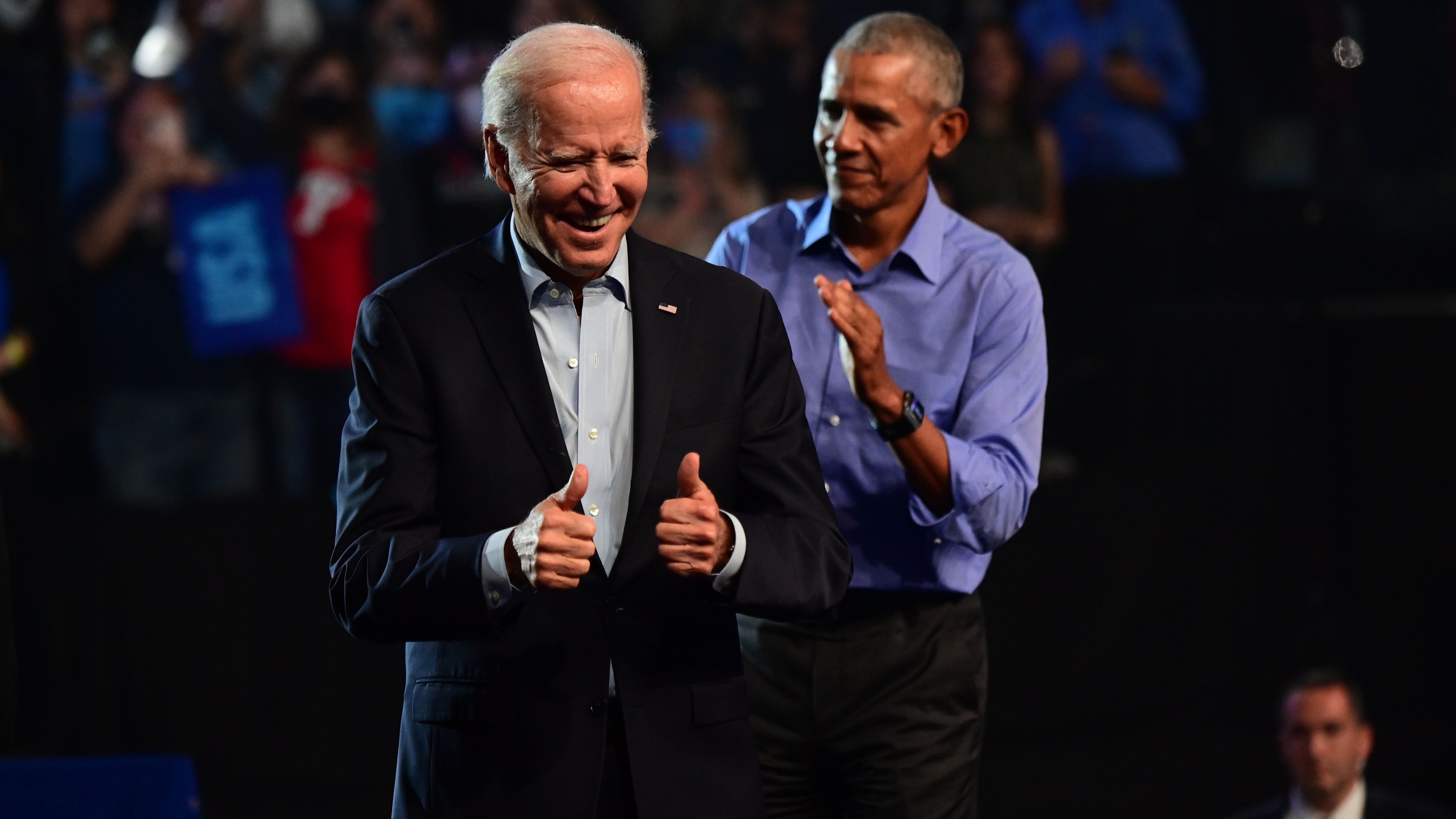 Obama and Biden turn to TikTok in search of the young vote in the US legislative elections.