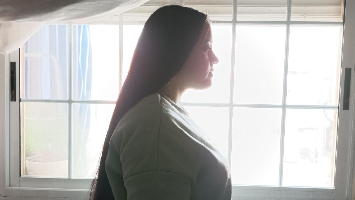 She denounces her grandfather who raped her when she was a child for breaking the restraining order in Andújar