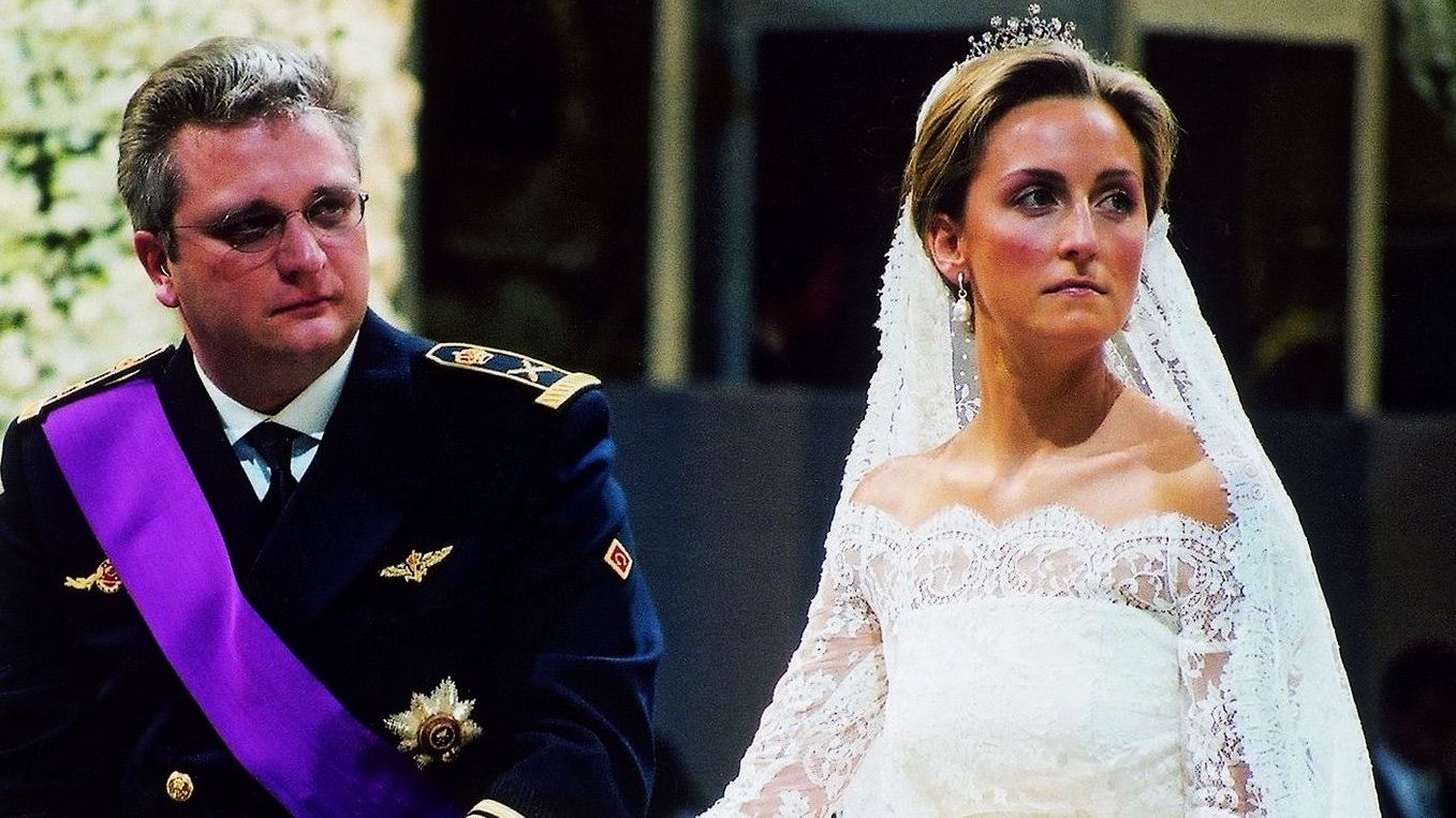 El hombre está casado con la princesa Claire.