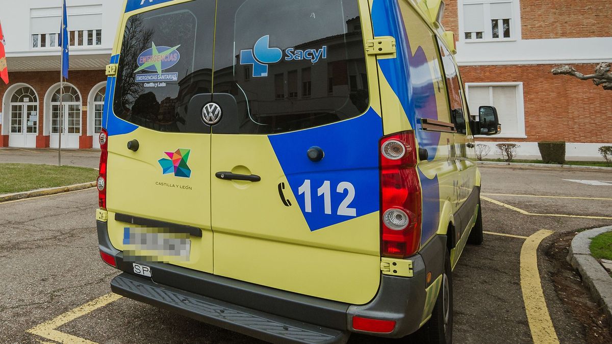 EuropaPress 4771588 ambulancia frente instituto educacion secundaria julio pierto nespereira 26 EuropaPress 4771588 ambulancia frente instituto educacion secundaria julio pierto nespereira 26