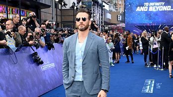 Chris Evans, the “golden bachelor” for Shakira, elected the sexiest man in the world by ‘People’