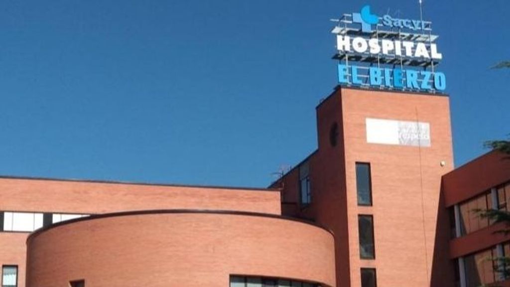 Hospital El Bierzo, donde ingresó el paciente antes de morir por isquemia