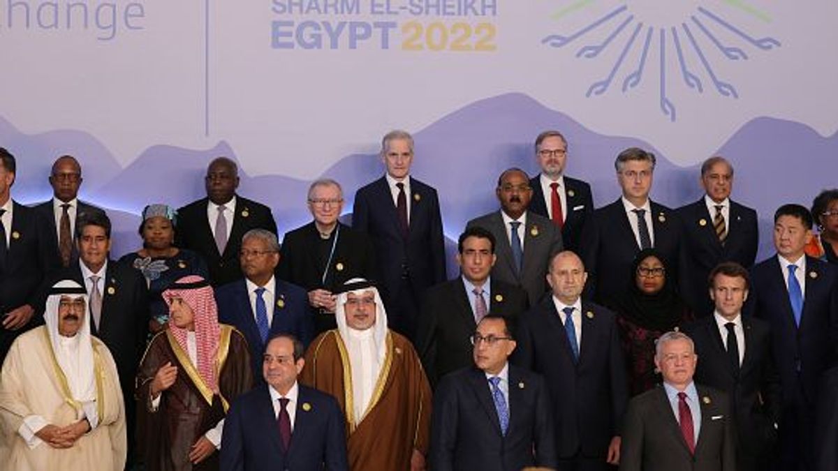 Macron en la COP27 durante la foto de familia
