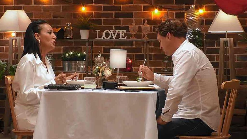 Raquel y Mario durante su cita en 'First Dates'