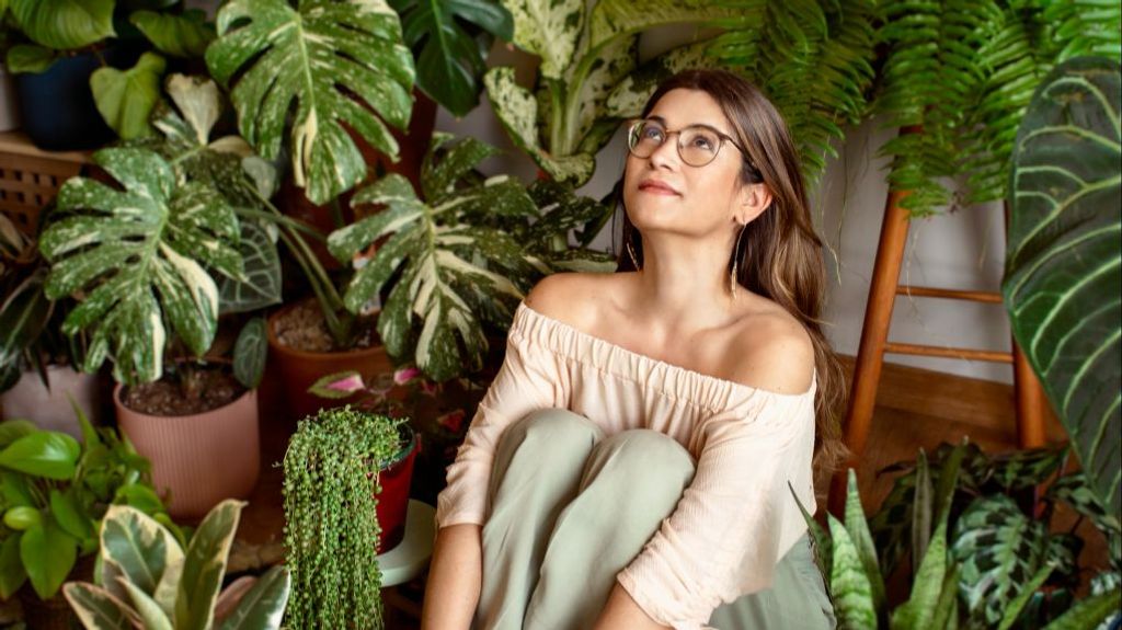 Clara, la ‘green influencer’ que arrasa en las redes sociales ofreciendo consejos sobre plantas