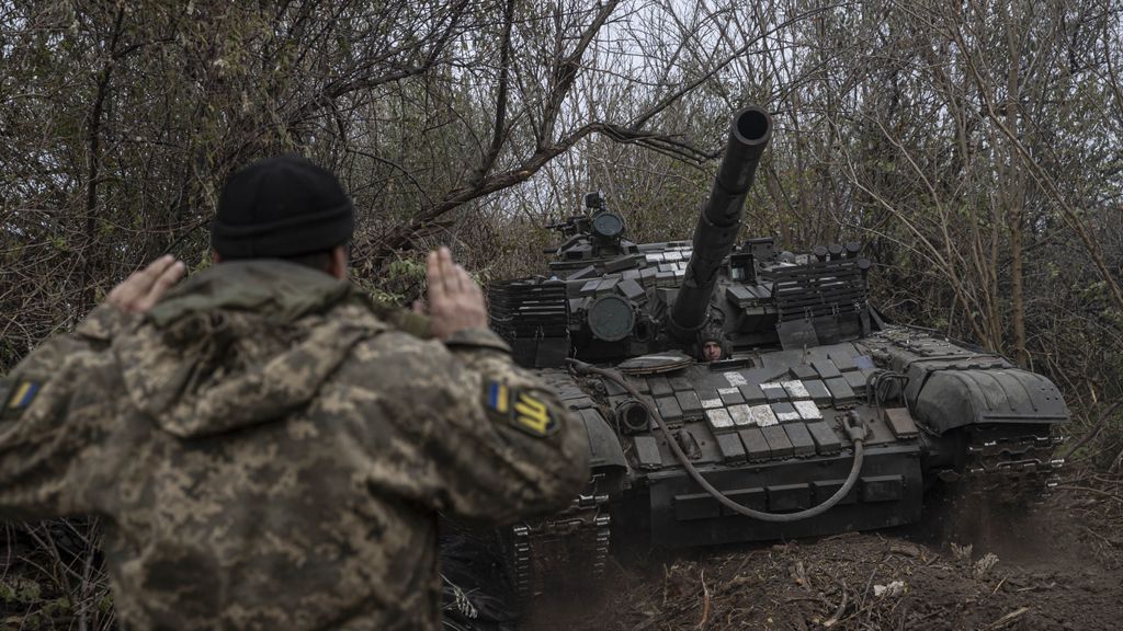 Kiev recibe con escepticismo el anuncio de retirada de los rusos