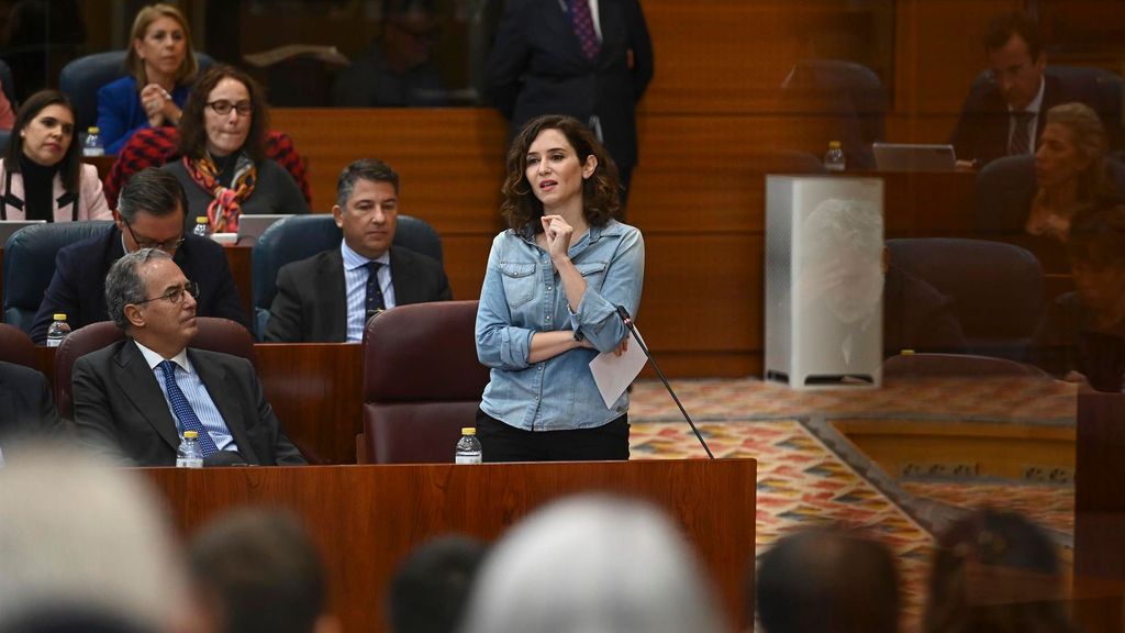 Isabel Díaz Ayuso limita la huelga de los sanitarios a una cuestión "política" y estalla la tensión en la Asamblea de Madrid