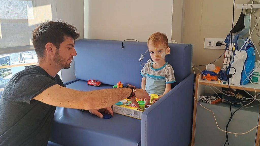 El pequeño Oliver pronto recibirá el alta y entrará en un ensayo clínico con quimioterapia para tratar el tumor cerebral