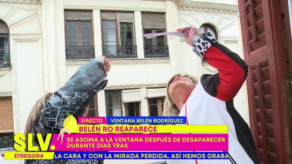 María Patiño y Terelu Campos, frente a la casa de Belén Rodríguez