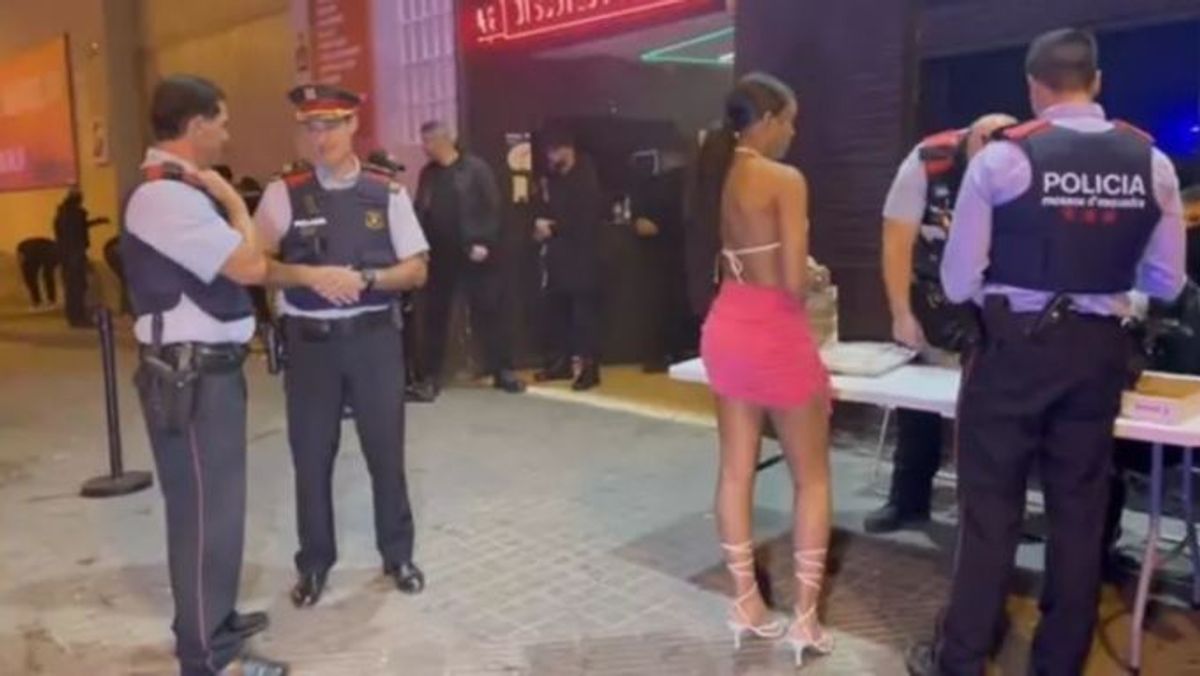 Dispositivo policial con más de 200 agentes y una persona arrestada en una discoteca de Barcelona