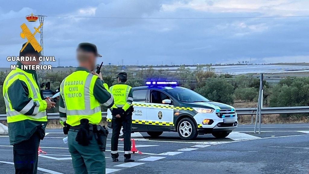 EuropaPress 4803184 control guardia civil trafico