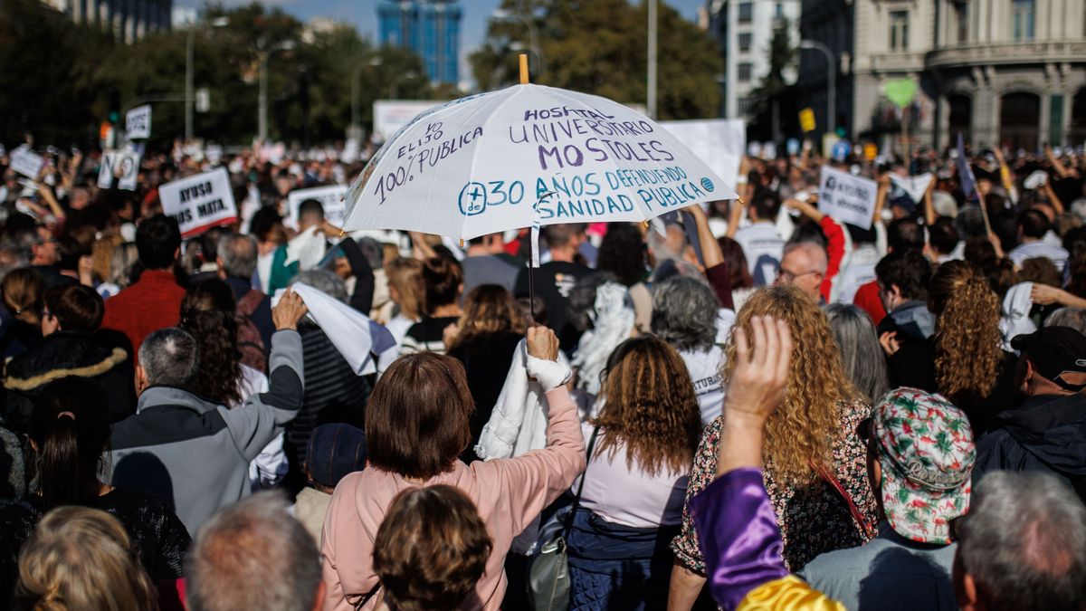 Madrid se levanta por la Sanidad pública y se manifiesta contra el desmantelamiento de la Atención Primaria Madrid se levanta por la Sanidad pública y se manifiesta contra el desmantelamiento de la Atención Primaria