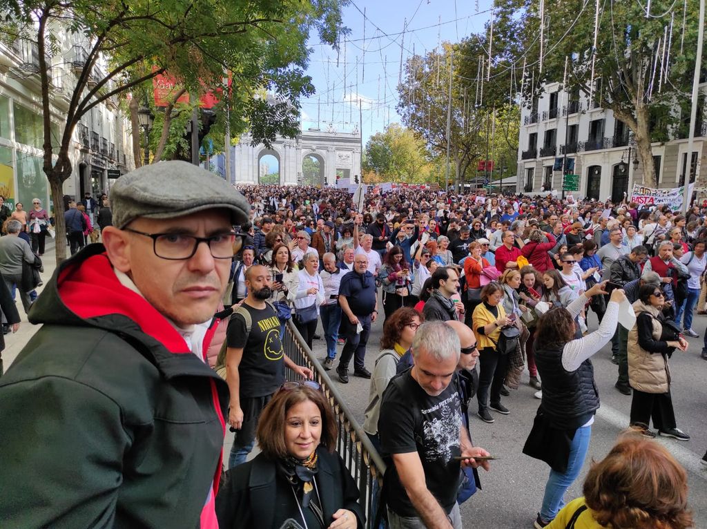 Decenas de miles de ciudadanos se manifiestan en Madrid por la Sanidad Pública