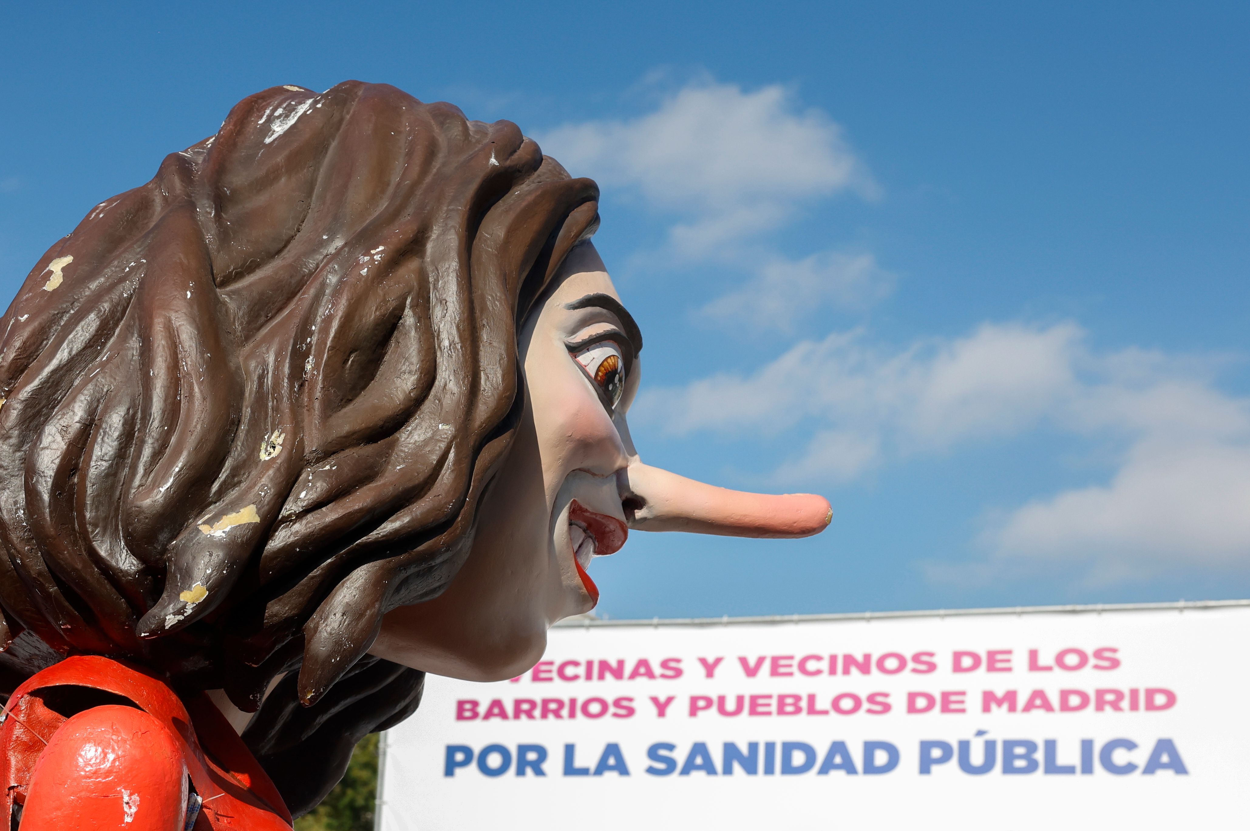 Miles de ciudadanos se manifiestan en Madrid por la Sanidad Pública