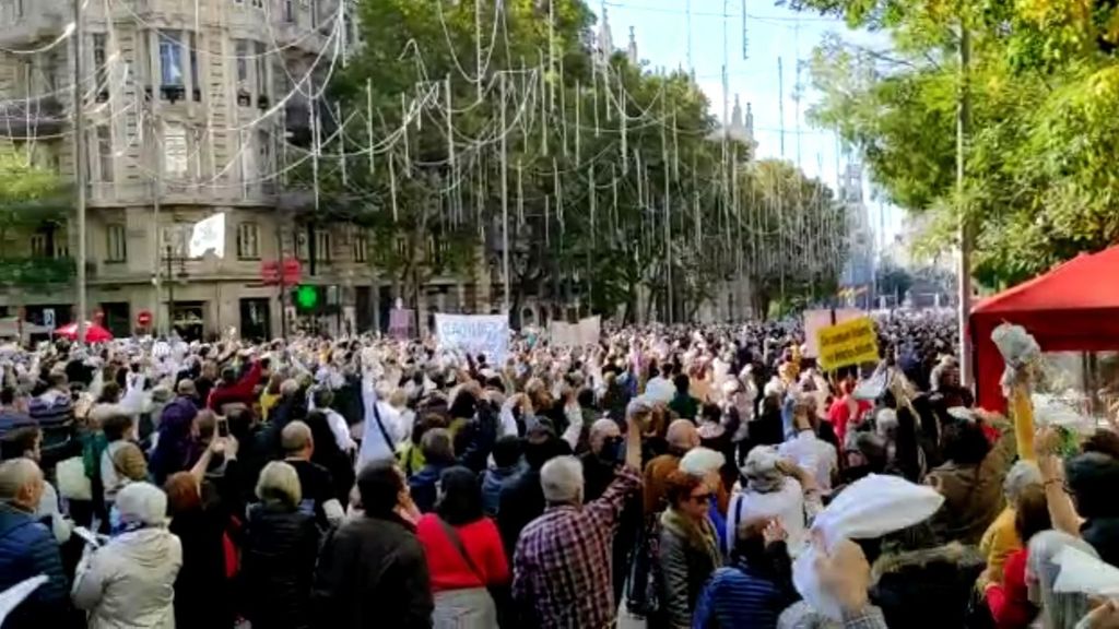 Pitos durante la manifestación por la Sanidad Pública en Madrid