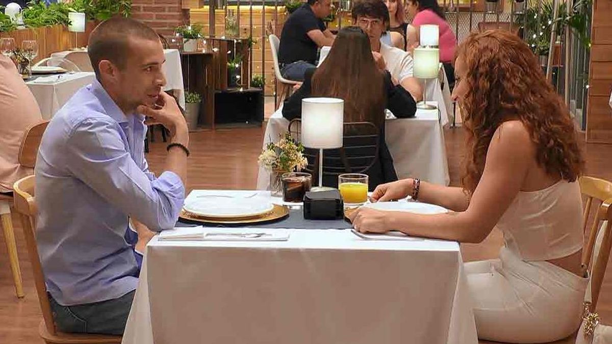 Alejandro no sabe cómo va a cenar en ‘First Dates’: “Tengo la cara hinchada y me va a costar comer horrores”