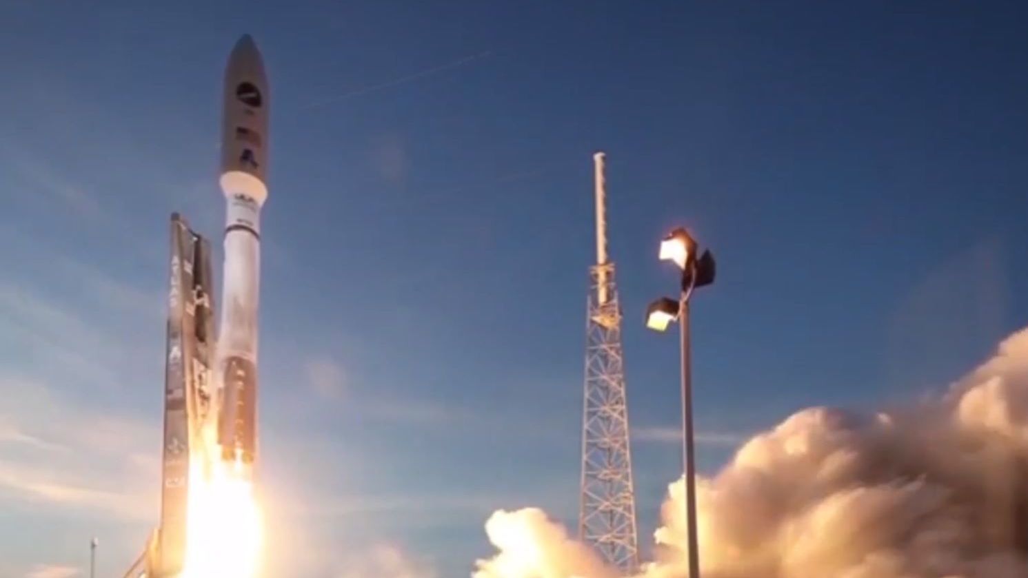 Lanzamiento del vehículo de prueba orbital (OTV) X-37B