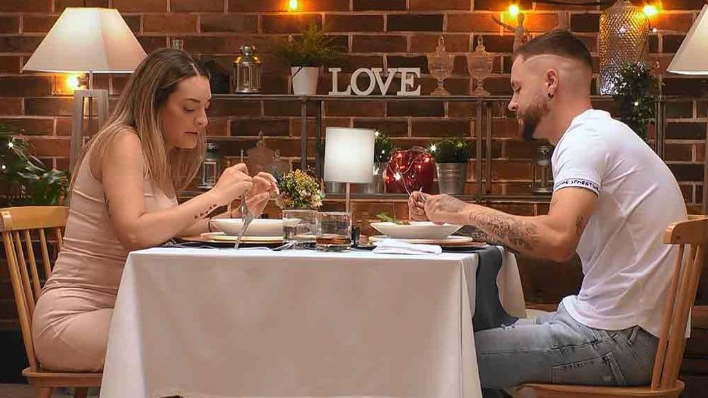 Bárbara y Daniel durante su cita en 'First Dates'