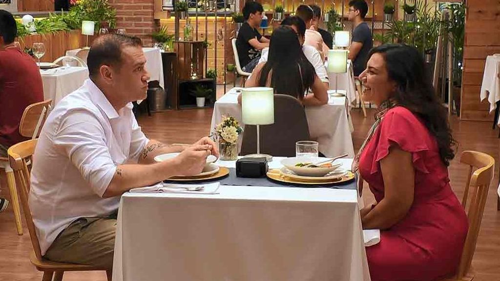 Mónica y Benjamín durante su cita en 'First Dates'