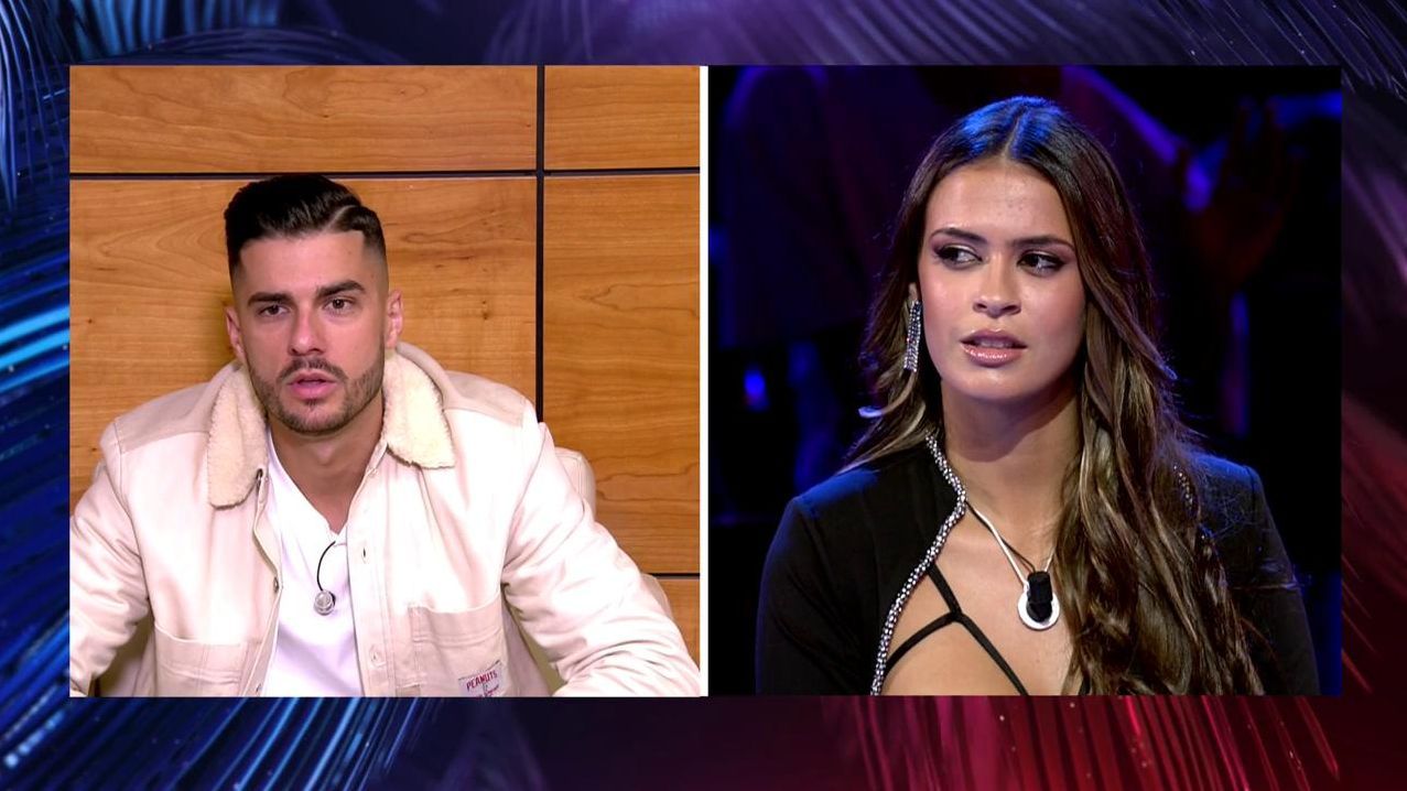 Tania responde a las preguntas de los compañeros de Samuel