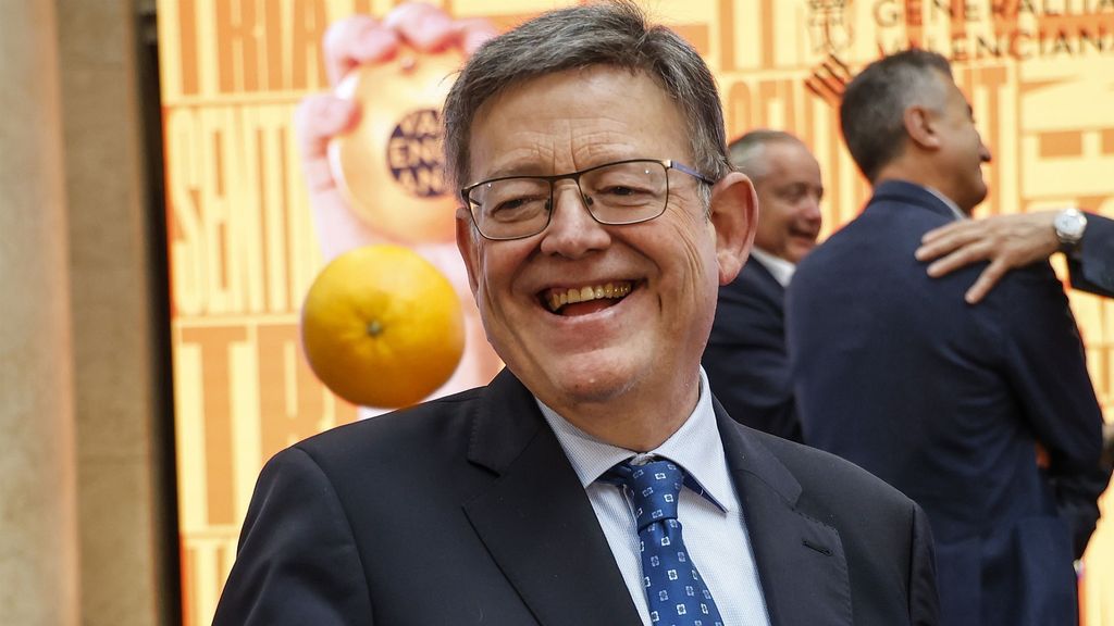 Ximo Puig con una naranja