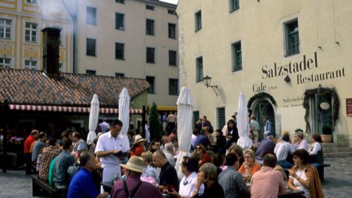 Histórico restaurante Bratwurst en Regensburg, Alemania Histórico restaurante Bratwurst en Regensburg, Alemania