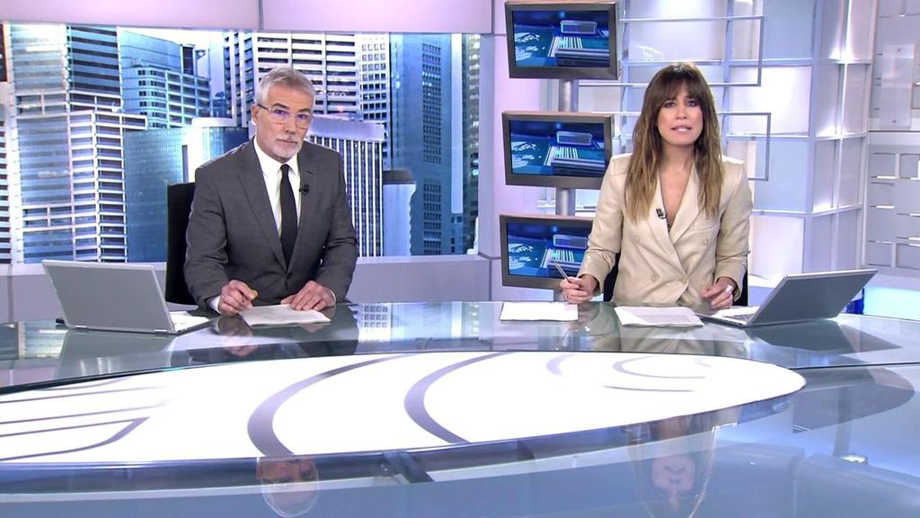 Con David Cantero e Isabel Jiménez Informativos Telecinco 2022 Mediodía 16/11/2022