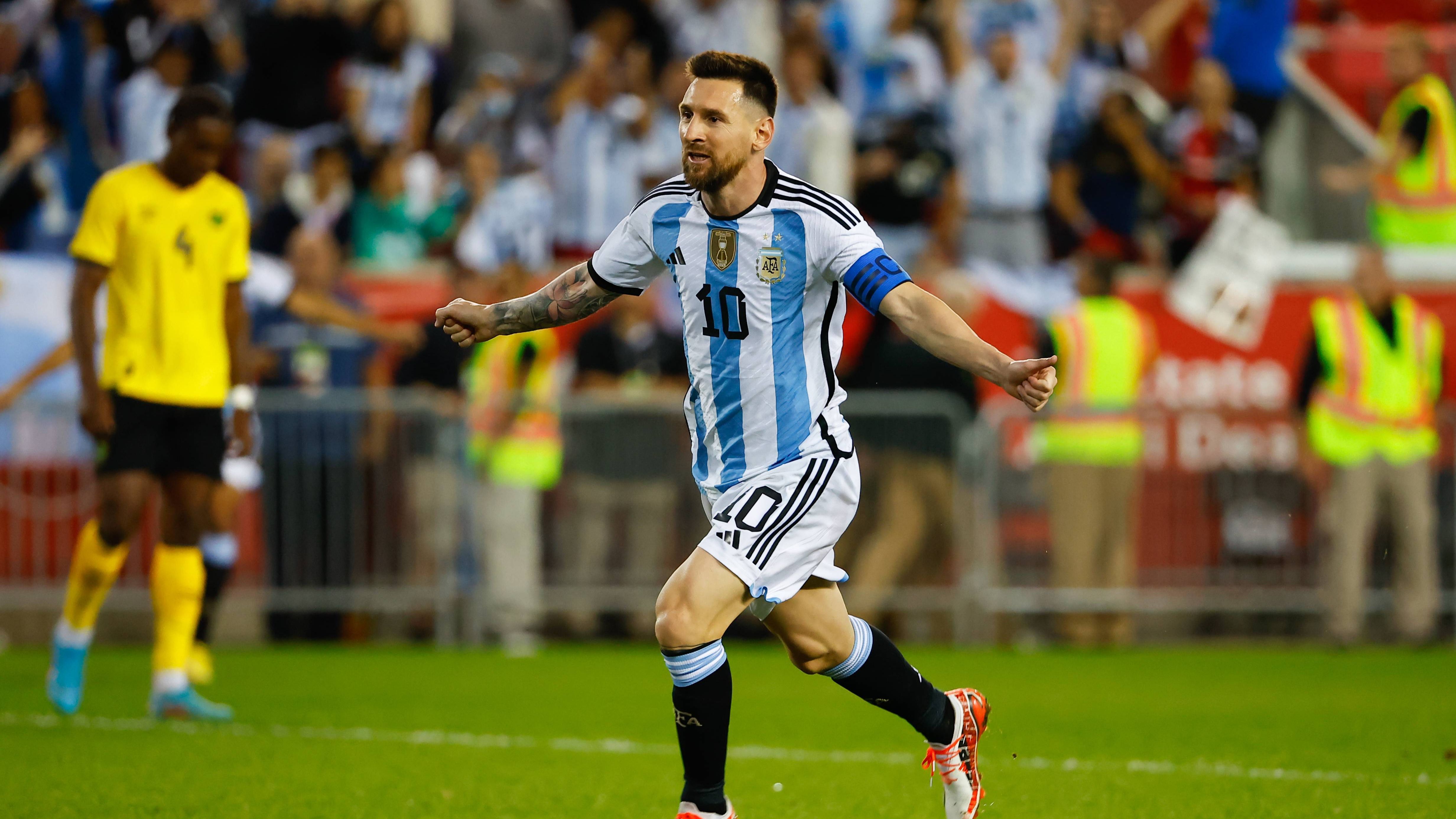 la seguridad Escuchando Ritual La selección argentina subastará las camisetas que Messi use en Catar