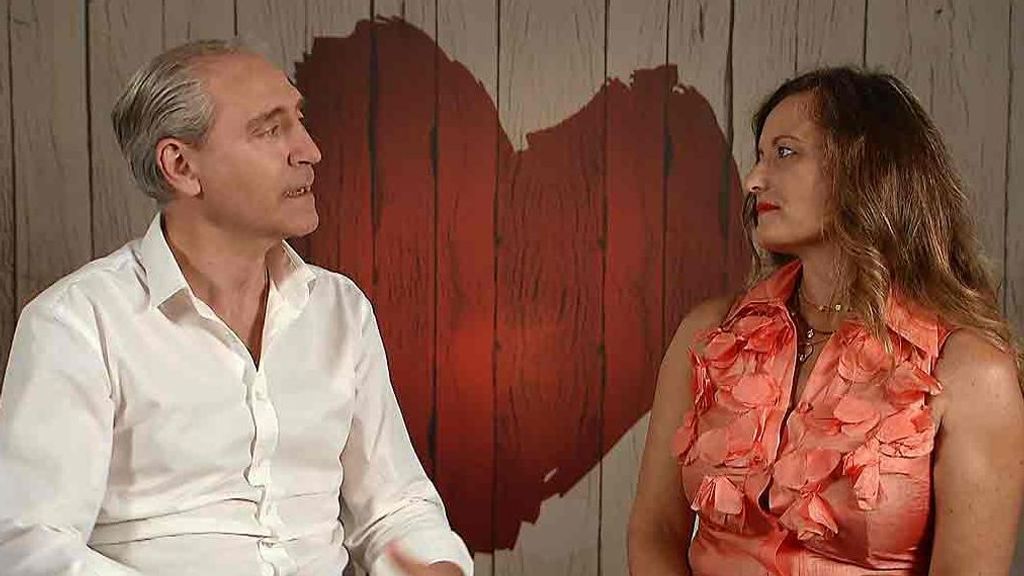 Valeriano y Patricia durante su cita en 'First Dates'