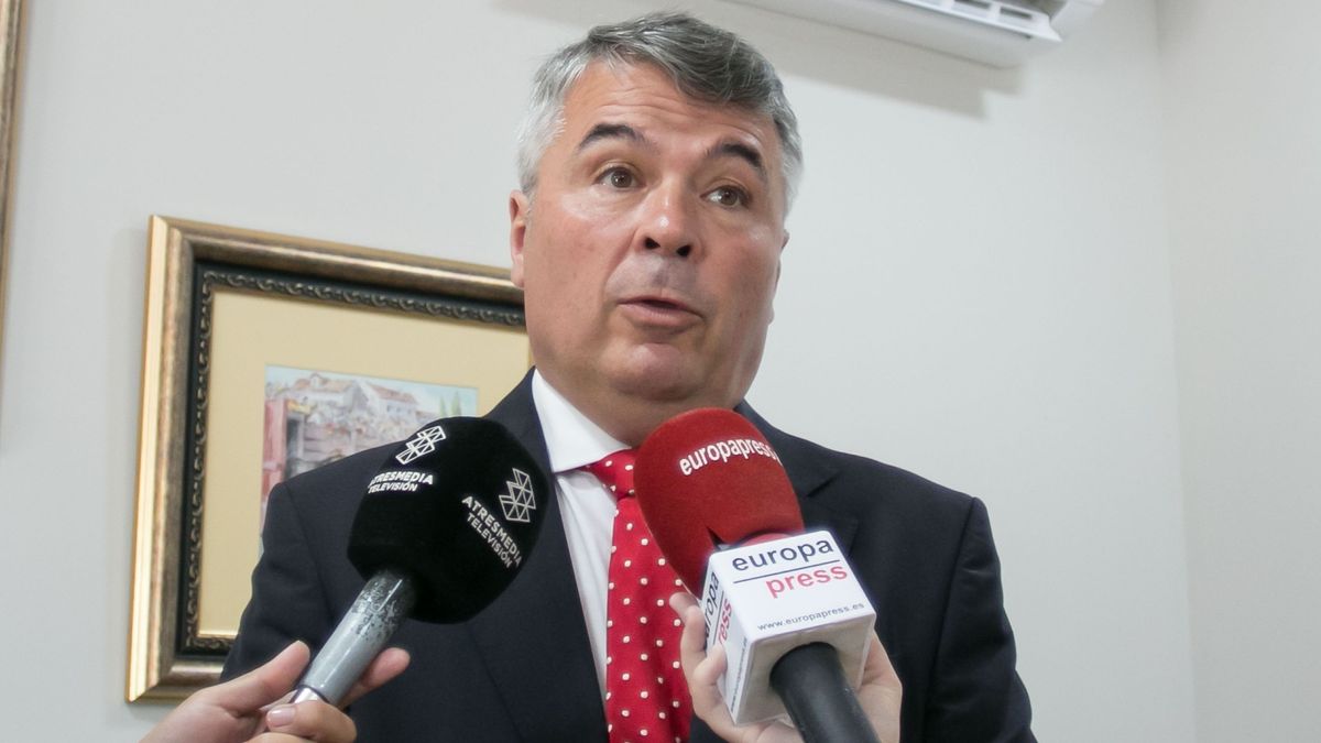 Agustín Martínez Becerra, abogado de cuatro de los cinco miembros de La Manada. Agustín Martínez Becerra, abogado de cuatro de los cinco miembros de La Manada.