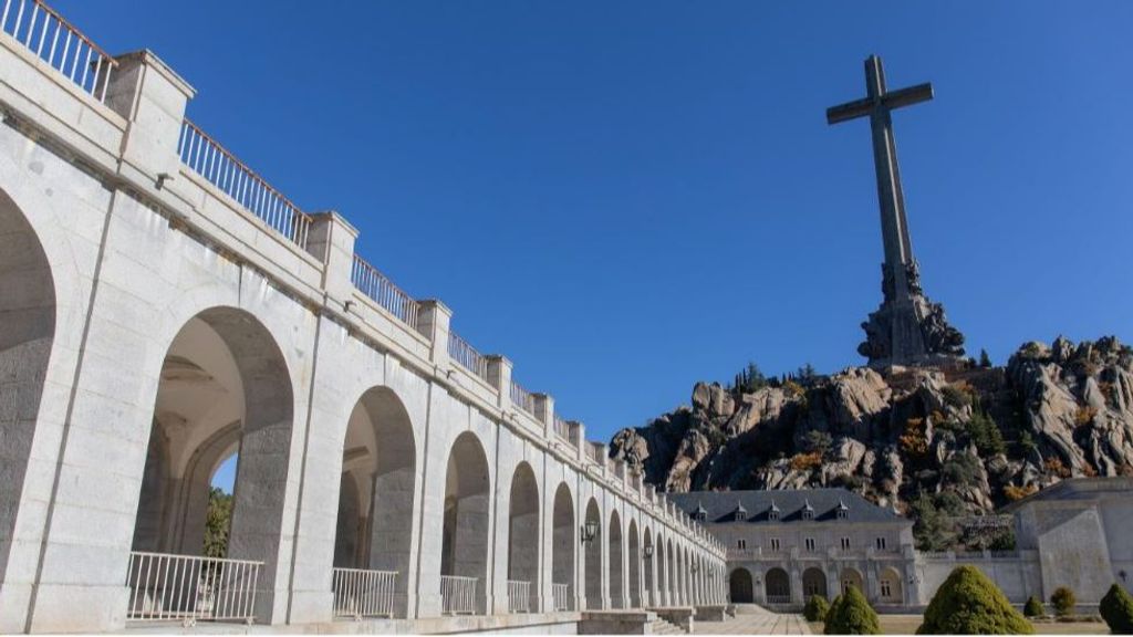 Ayuso defiende la Ley de Patrimonio que podría blindar el Valle de los Caídos