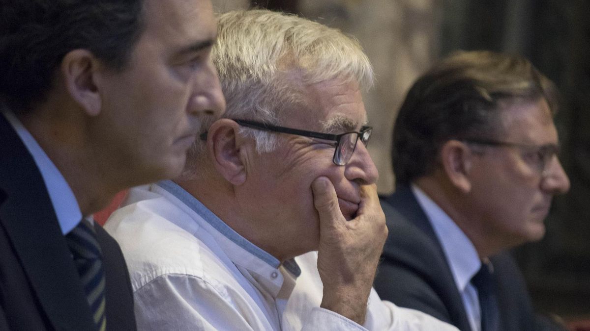 El Ayuntamiento de Valencia apoya la derogación del delito de sedición y acusa a la oposición de generar una "guerra política" El Ayuntamiento de Valencia apoya la derogación del delito de sedición y acusa a la oposición de generar una "guerra política"