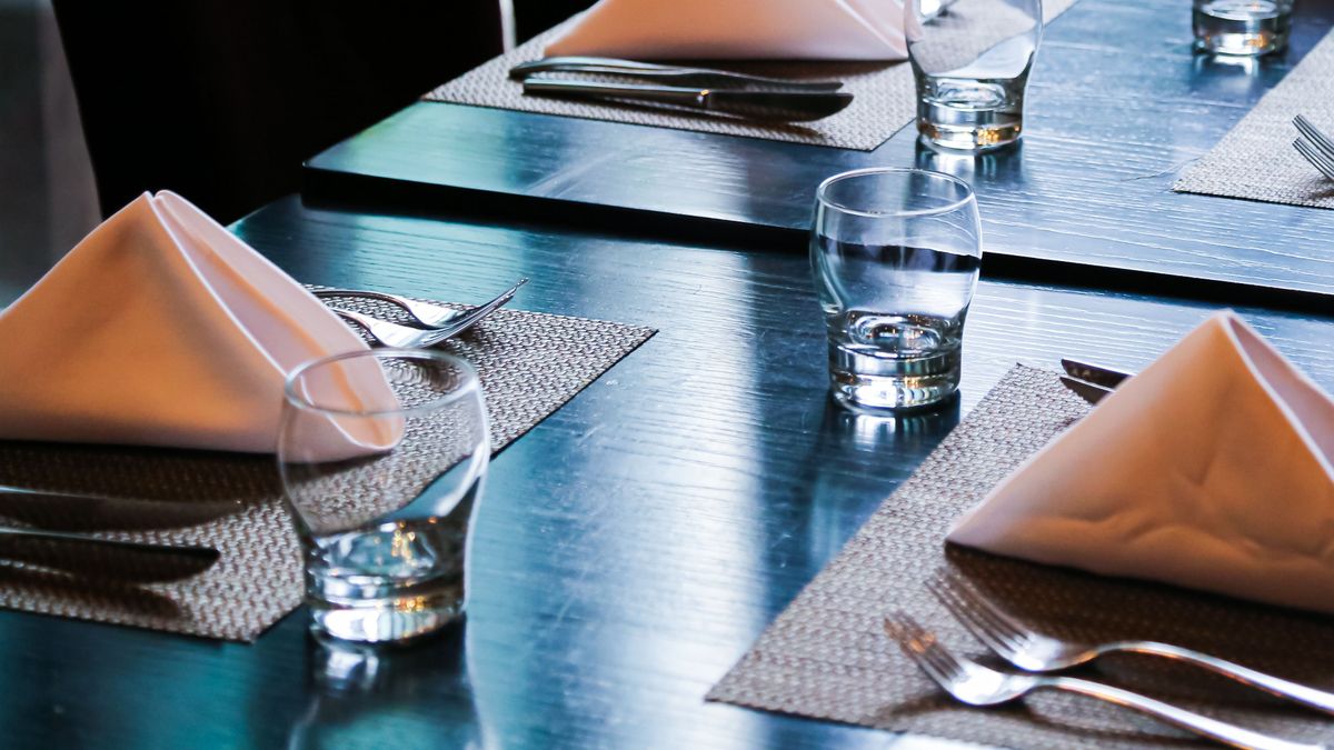 Imagen de archivo de la mesa de un restaurante como la que se quedó vacía durante horas después del plantón de un comensal