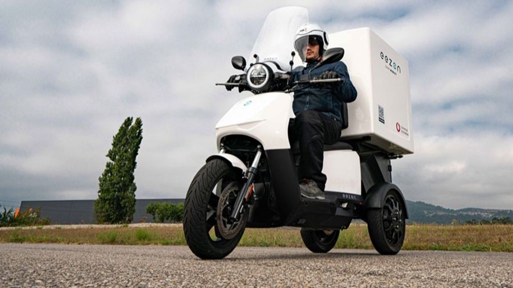 EL TRICICLO ESPAÑOL EEZON ES PERFECTO PARA ENTREGAS URBANAS FOTO IELECTRIC