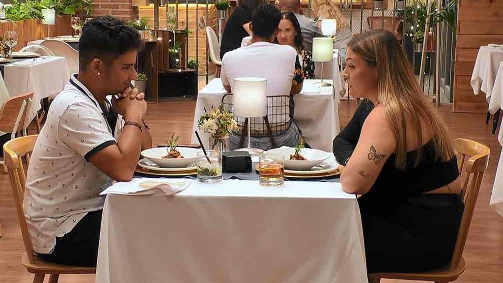 Irene y Santiago durante su cita en 'First Dates'