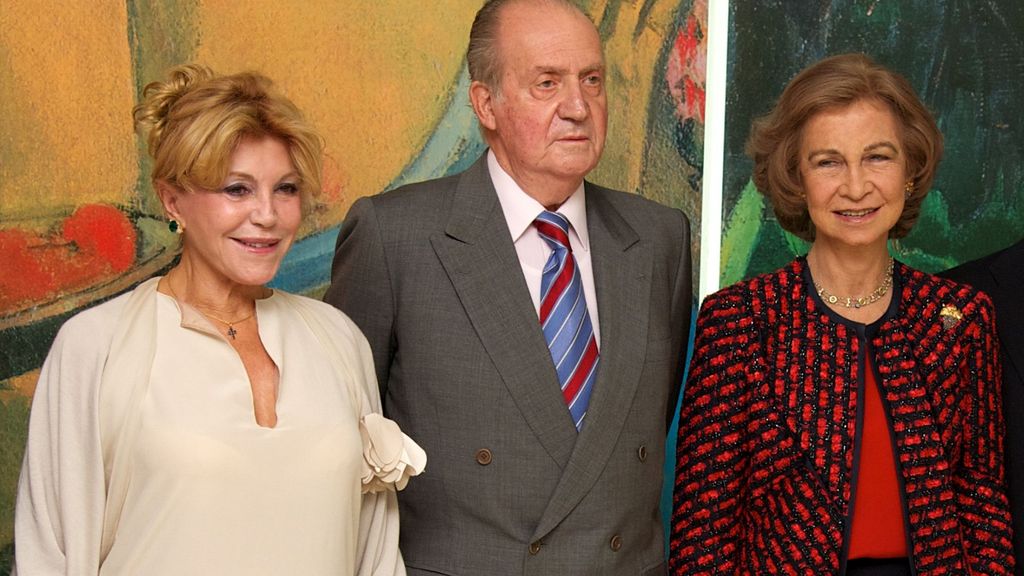 La Baronesa Thyssen, con el rey Juan Carlos y la reina Sofía en la inauguración del museo Thyssen (2012)