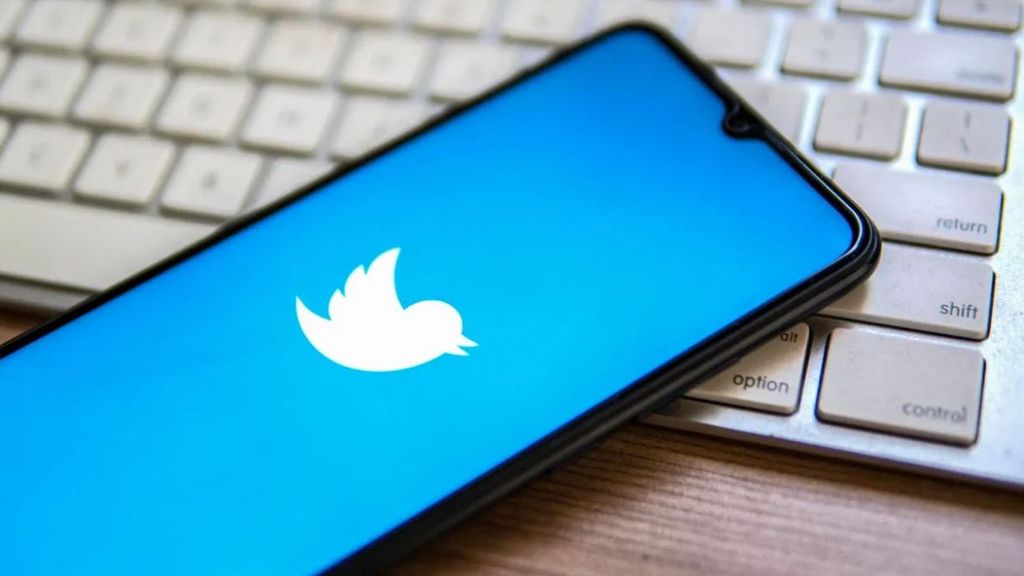 Los empleados de Twitter a la estampida abandonan las oficinas