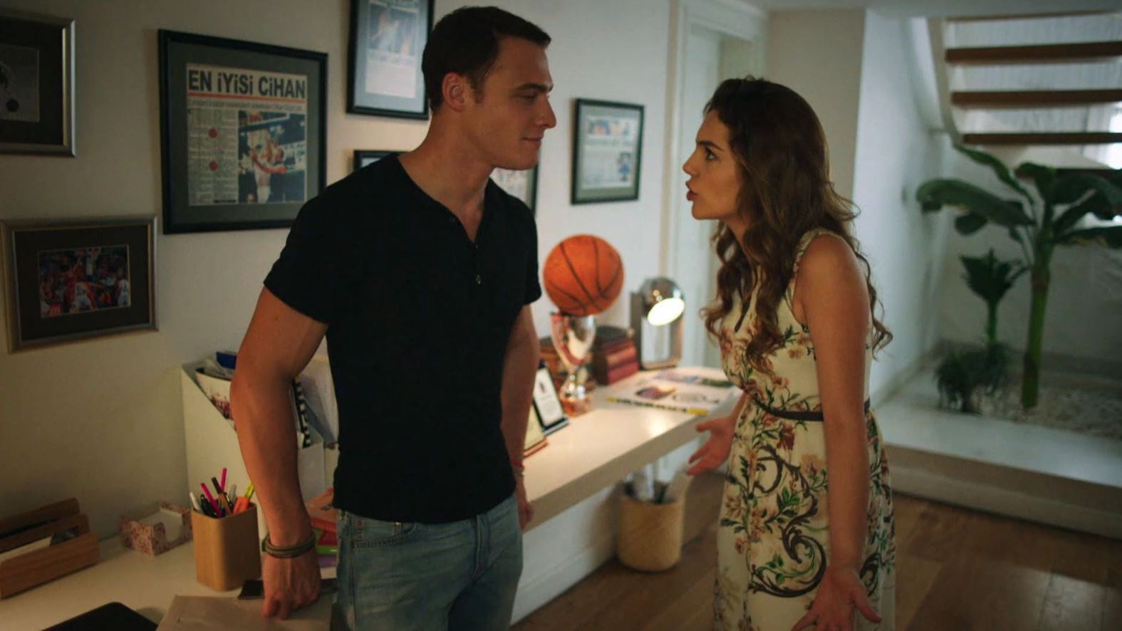 Kerem descubre que Zeynep es hija de Cihan