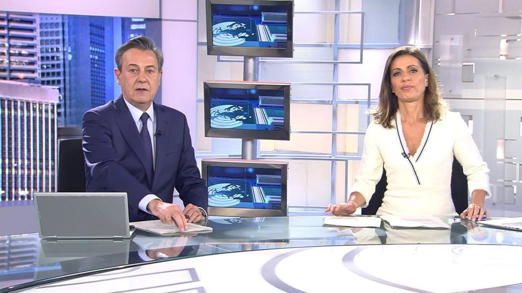 Con José Ribagorda y Ángeles Blanco Informativos Telecinco 2022 Noche 19/11/2022