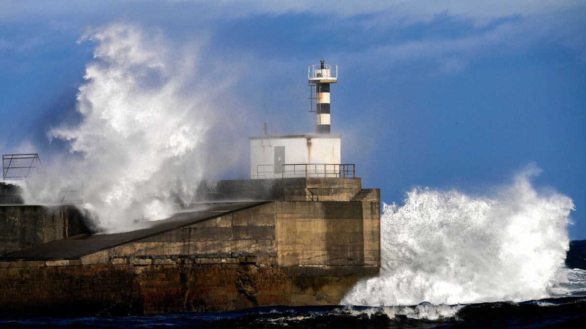 Temporal de olas en el Cantábrico Temporal de olas en el Cantábrico