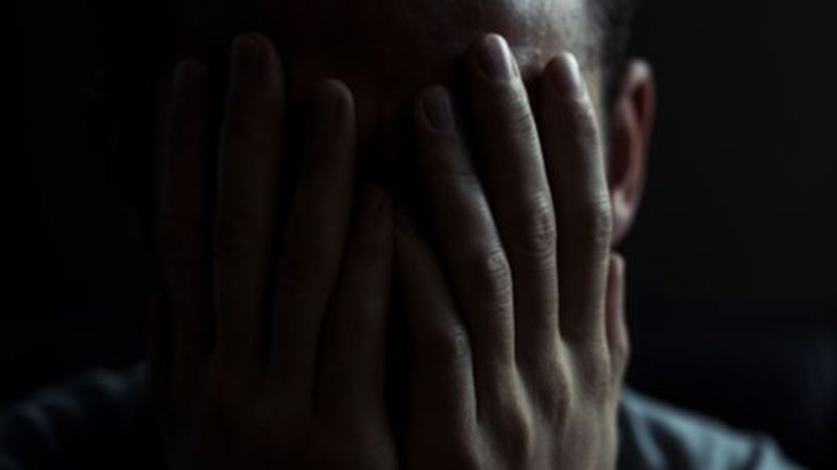 Casi 4.000 personas se suicidaron en España 2021, un 7% más que el año anterior Casi 4.000 personas se suicidaron en España 2021, un 7% más que el año anterior
