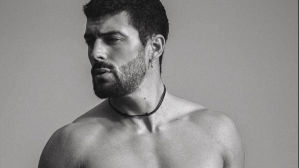 Josué Bernal estudia para las oposiciones de policía