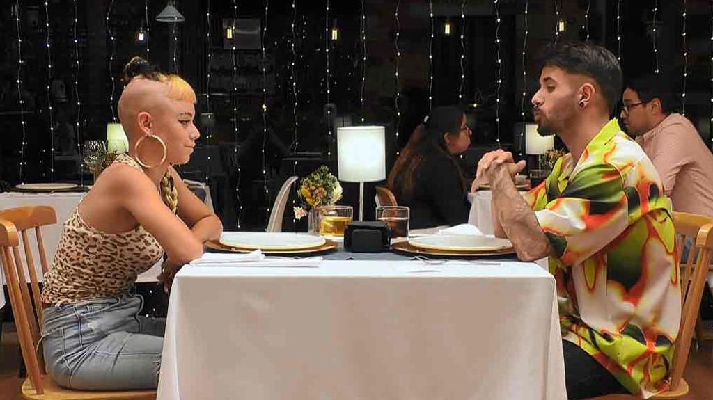 Kevin quiere salir corriendo al ver a su cita en ‘First Dates’: “Tierra, trágame”
