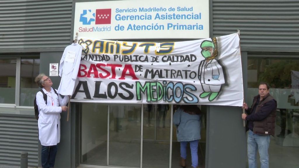 Los médicos atención primaria y pediatras de Madrid se echan a la calle