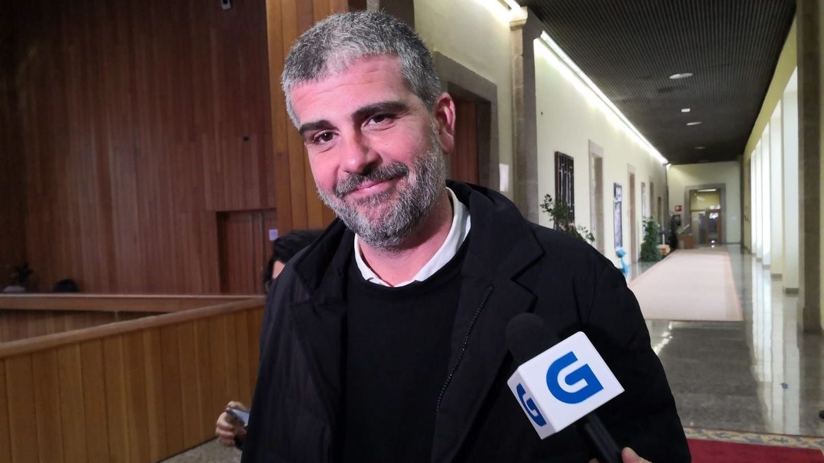 Martín Seco no entregará su acta de diputado y avisa con ir a la justicia si le expulsan del PSdeG Martín Seco no entregará su acta de diputado y avisa con ir a la justicia si le expulsan del PSdeG