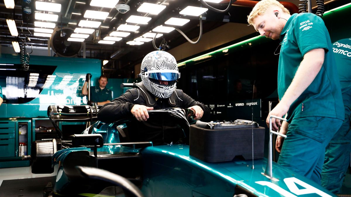 Alonso vuelve a ilusionar con Aston Martin: hace más vueltas que nadie y logra el tercer mejor tiempo Alonso vuelve a ilusionar con Aston Martin: hace más vueltas que nadie y logra el tercer mejor tiempo