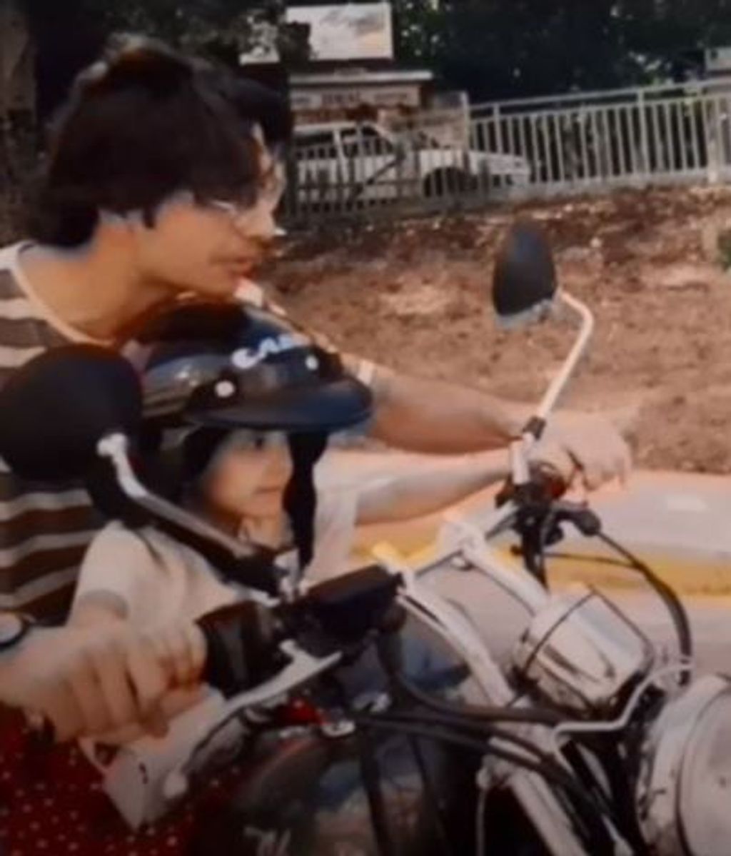 Antonio Pérez con Patri en moto