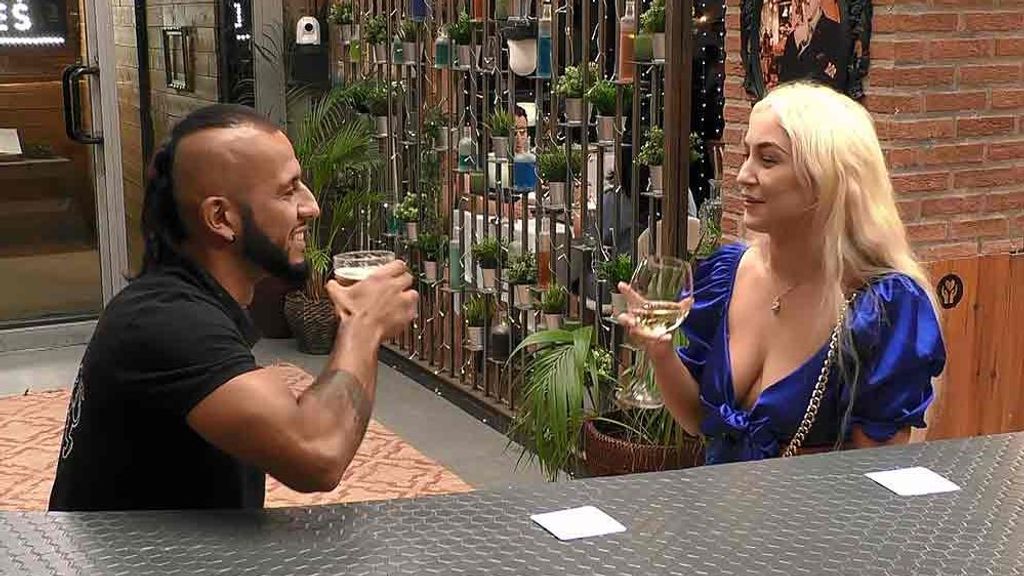 Juanda y Marüa durante su cita en 'First Dates'