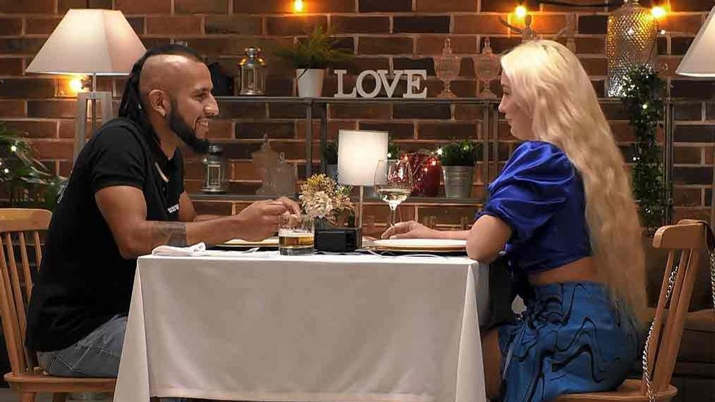 Juanda y Marüa durante su cita en 'First Dates'